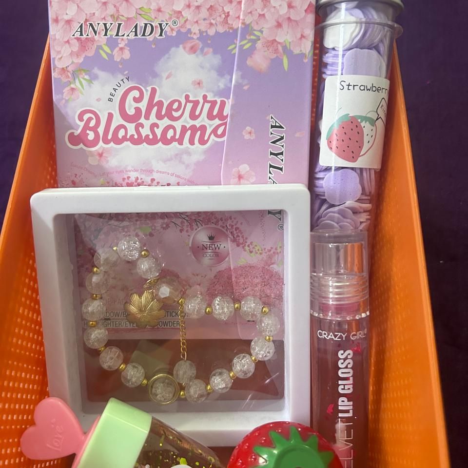 KAWAI MAKEUP AND SELF CARE HAMPER