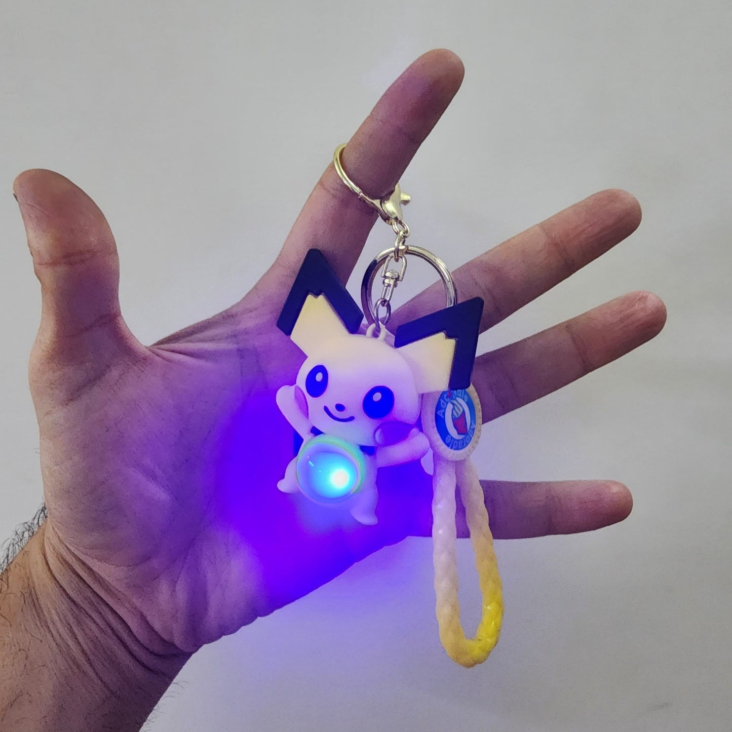 POKEMON { LIGHT } KEY CHAIN