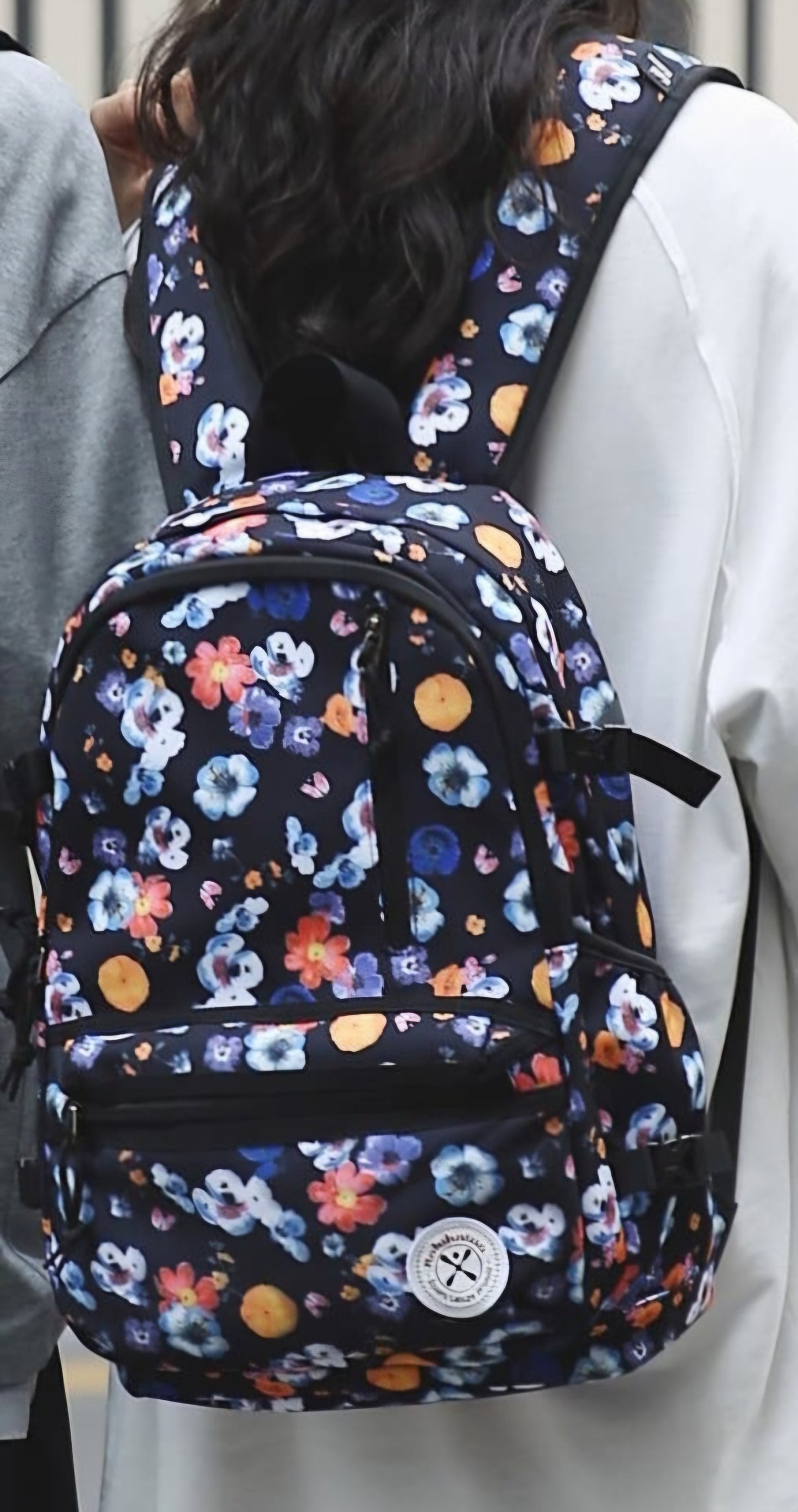 SPORTS LEISURE WOOD FLORAL BAGS [ SIZE - L/30cm , W/18cm , H/45cm ]